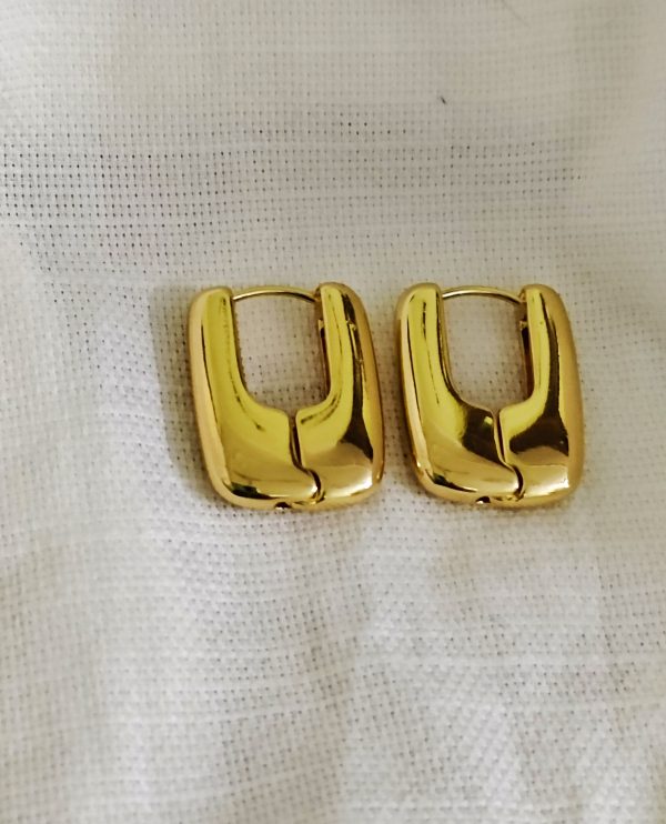 Puffy oval hoops