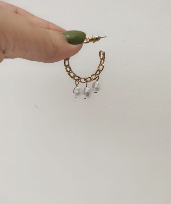 Link hoops earrings with pearls - Image 3