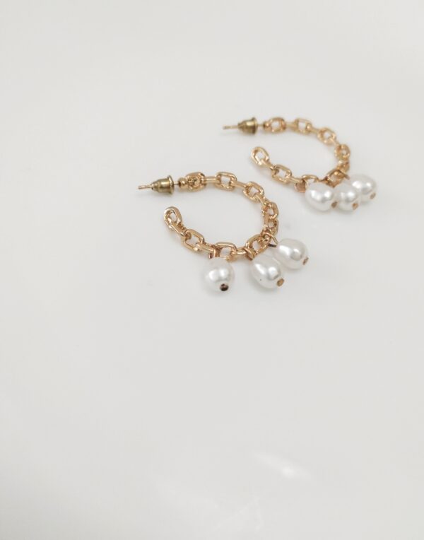 Link hoops earrings with pearls - Image 4