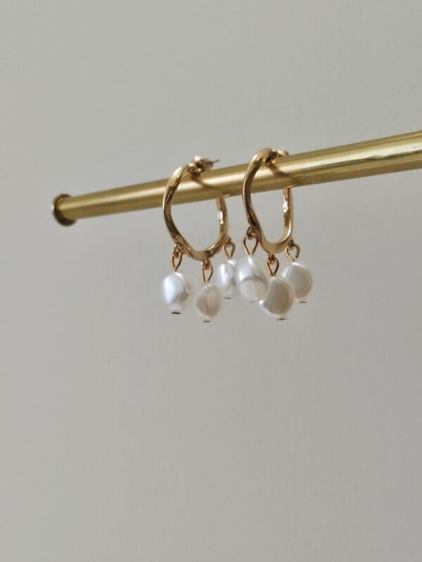Hoops with pearl charm - Image 3