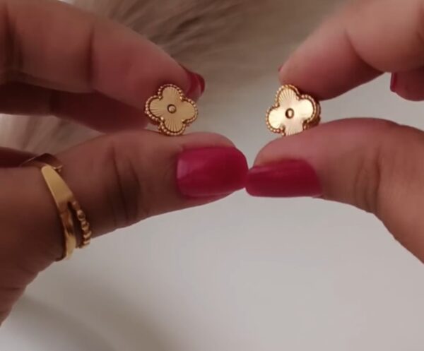 Tiny clover studs - Image 3