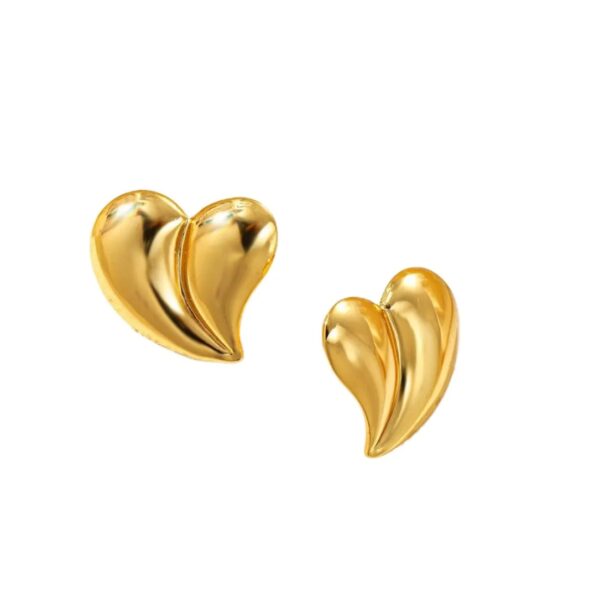 Chunky heart studs