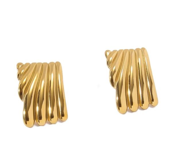 Square ribbed studs