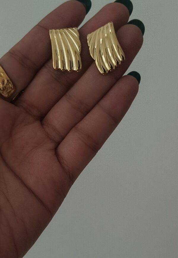 Square ribbed studs - Image 2