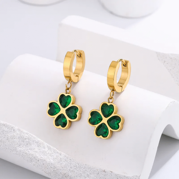 Clover heart earrings - Image 2