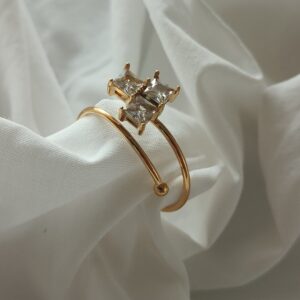 Dainty 3 square ring