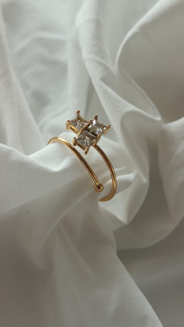Dainty 3 square ring