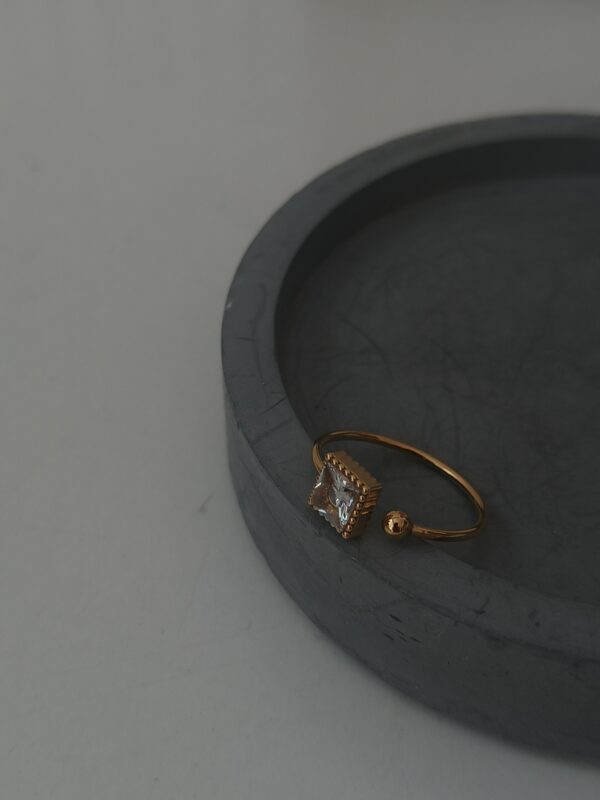 Dainty square ring - Image 4
